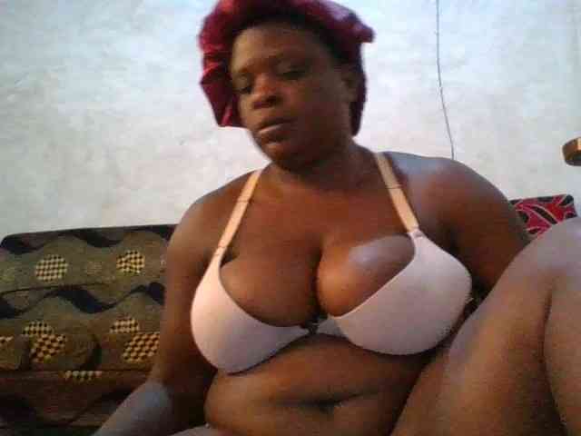 bigboobies2 webcam