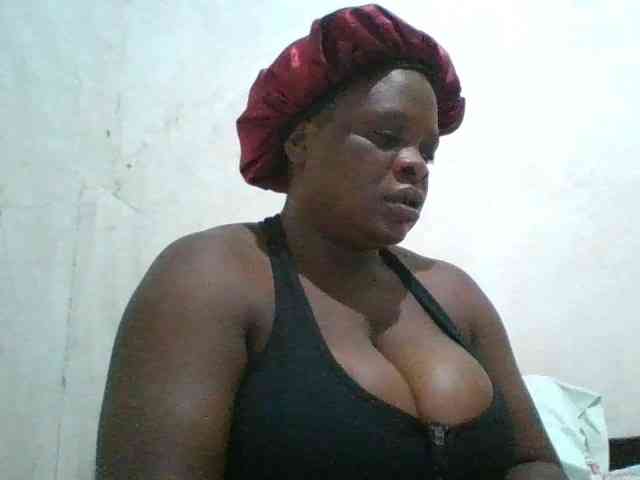 bigboobies2 webcam