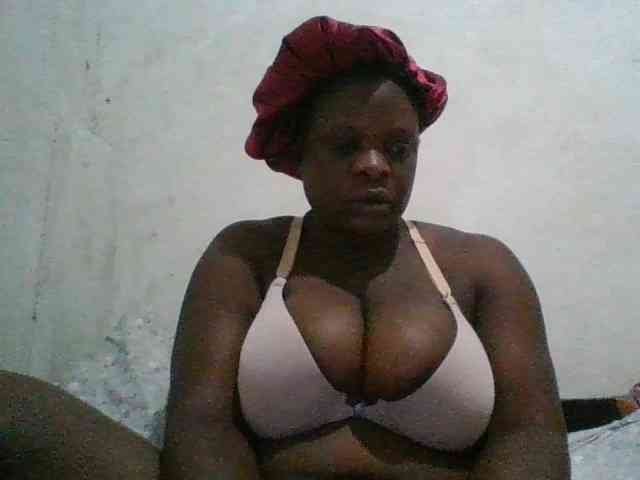 bigboobies2 webcam