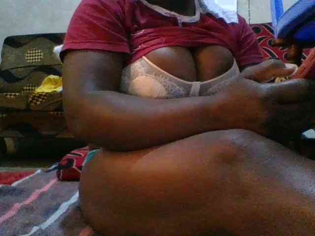 bigboobies2 webcam
