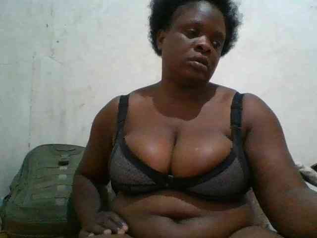 bigboobies2 webcam