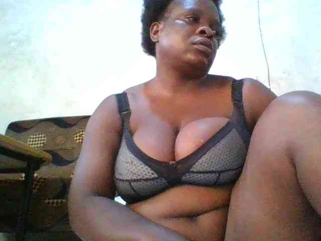 bigboobies2 webcam