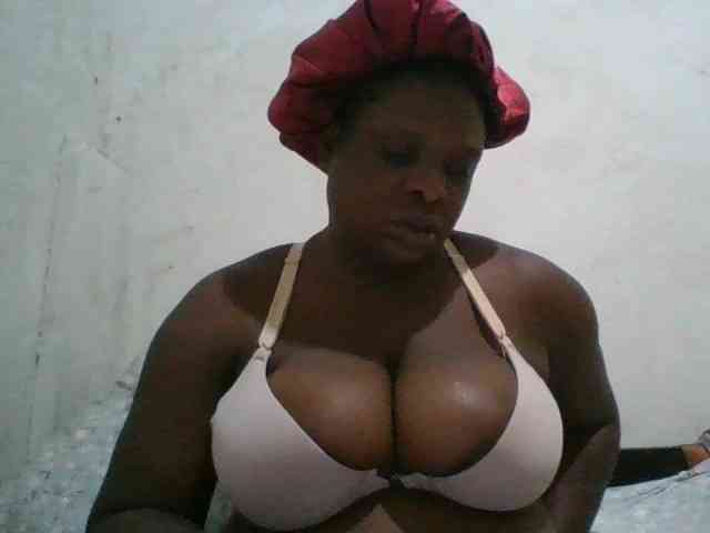 bigboobies2 webcam