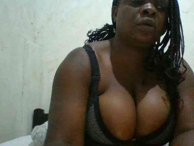 bigboobies2 webcam