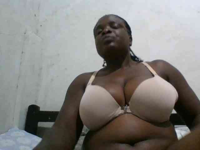 bigboobies2 webcam