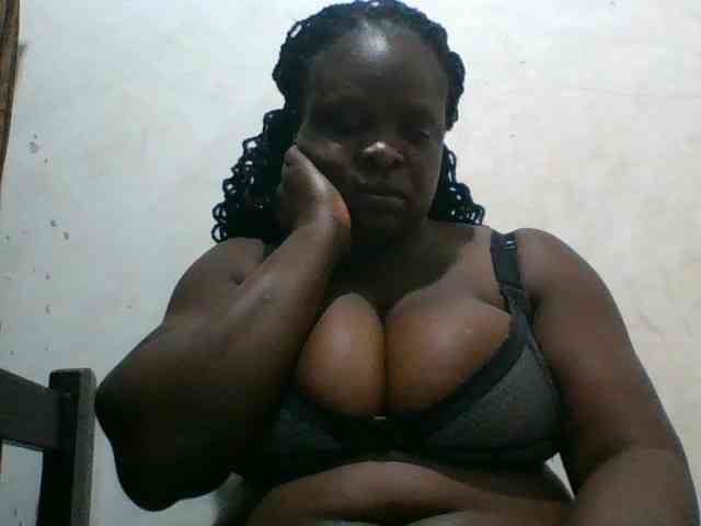 bigboobies2 webcam