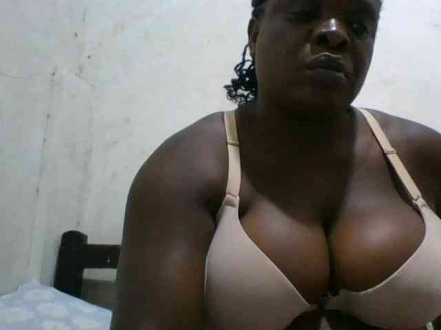 bigboobies2 webcam