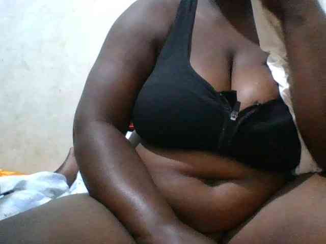 bigboobies2 webcam