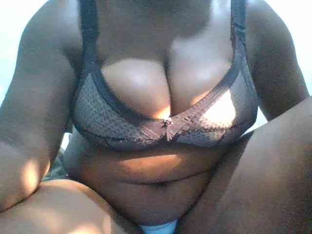 bigboobies2 webcam