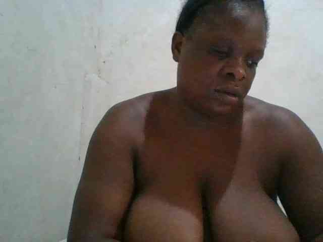 bigboobies2 webcam