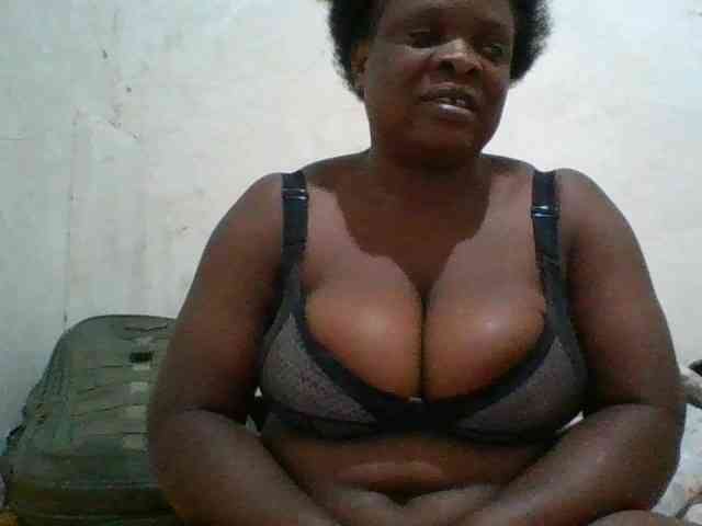 bigboobies2 webcam
