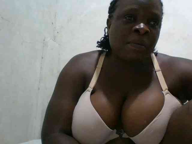 bigboobies2 webcam