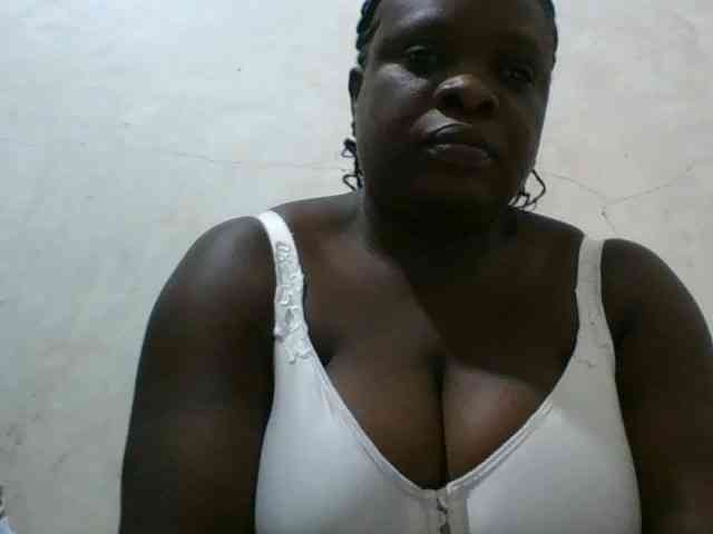bigboobies2 webcam
