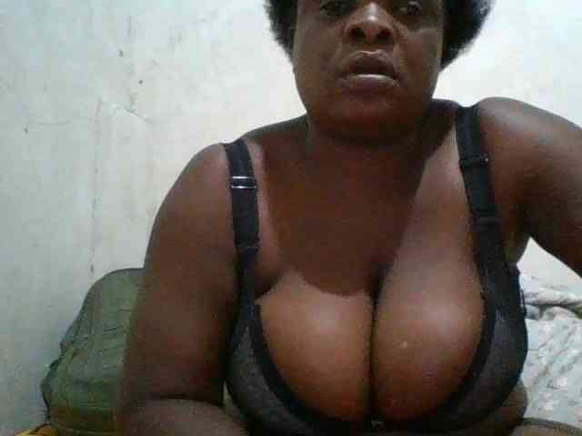 bigboobies2 webcam