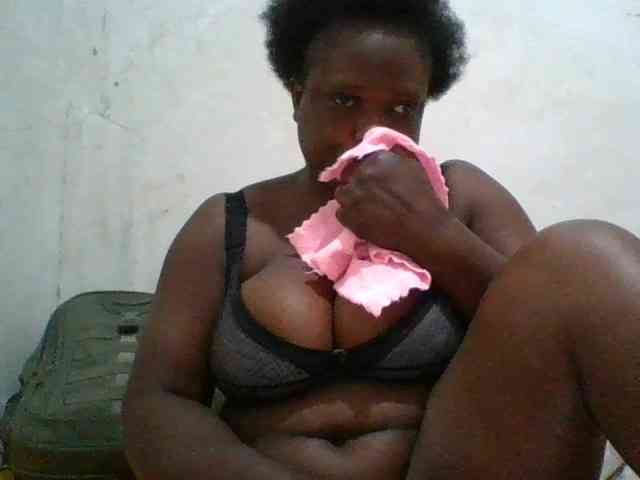 bigboobies2 webcam