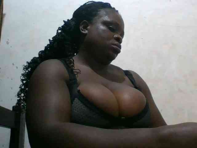 bigboobies2 webcam