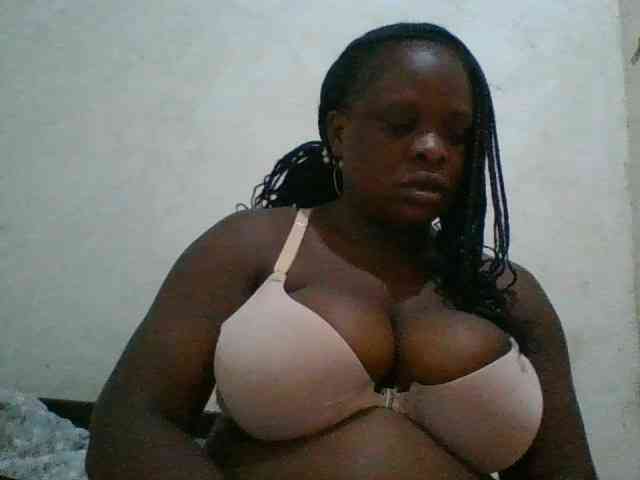 bigboobies2 webcam