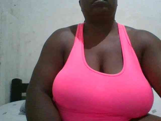 bigboobies2 webcam