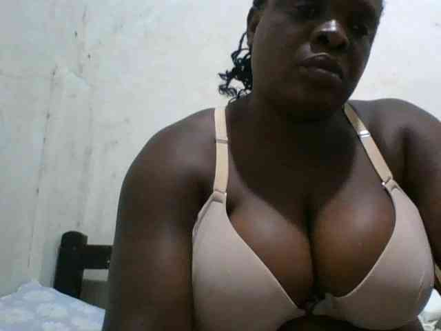 bigboobies2 webcam