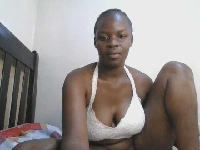 le modèle hope-terry est en webcam porno dans un show sur le site bongacams, il possède les tags suivants: Ebony,Redhead,Trimmed