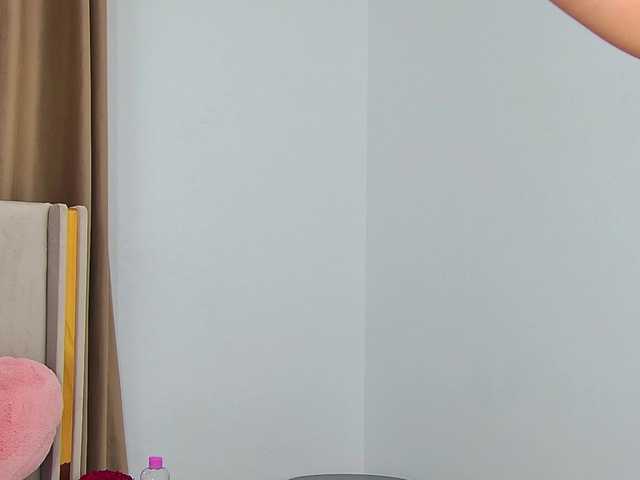EmilyNovaa live cam on BongaCams