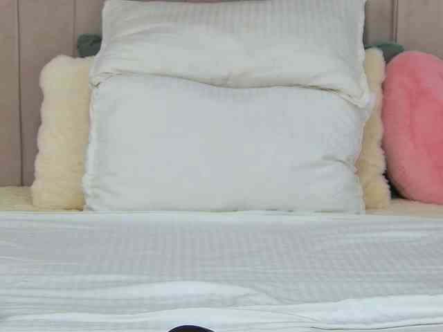 EmilyNovaa webcam