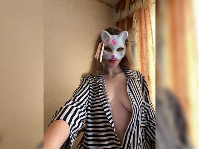 Lapo4ka-1a live cam on BongaCams