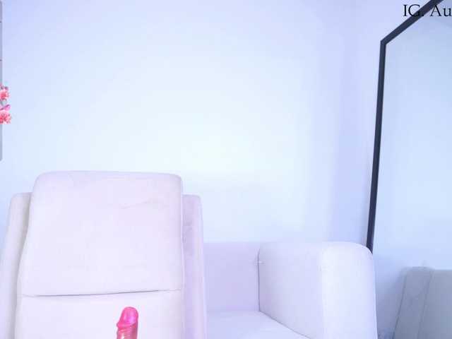 Auroraaa-x1's BongaCams show and profile