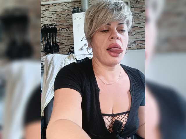 murr-kitty live cam on BongaCams