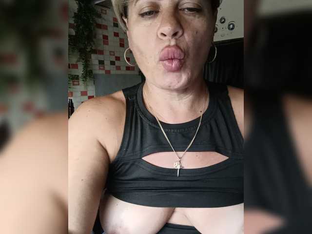 murr-kitty live cam on BongaCams