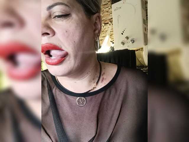 murr-kitty live cam on BongaCams