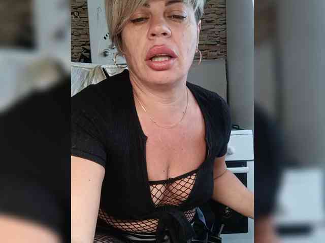 murr-kitty Live Webcam on BongaCams