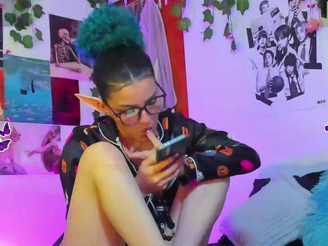 Bluedarkelf888 live cam on BongaCams