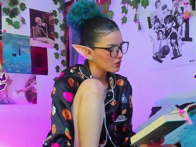 Bluedarkelf888, en directo ahora en BongaCams