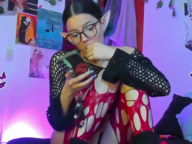 Bluedarkelf888, en vivo ahora en BongaCams