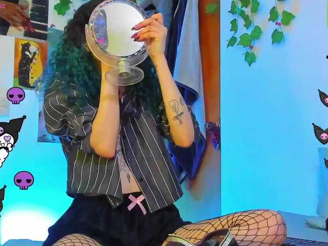 le modèle Bluedarkelf888 est en webcam porno dans un show sur le site bongacams, il possède les tags suivants: Latino/Hispanic,Brunette,Trimmed