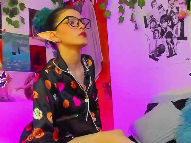Bluedarkelf888 live cam on BongaCams