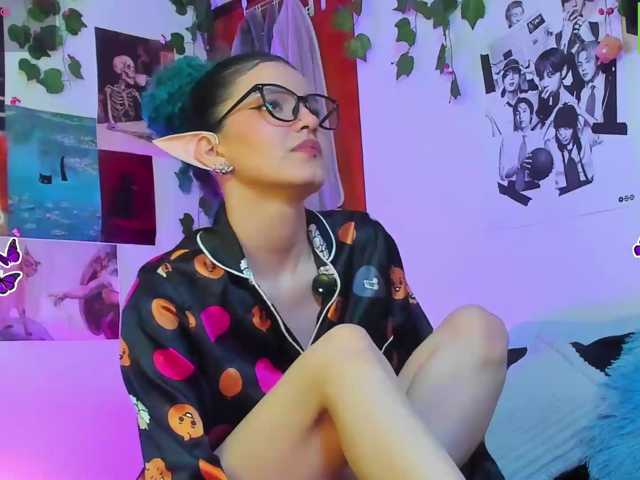 Bluedarkelf888, en directo ahora en BongaCams