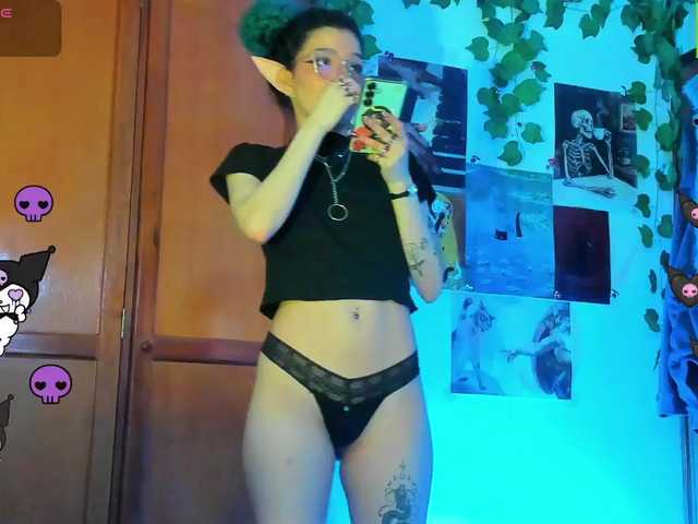 Bluedarkelf888 live cam on BongaCams