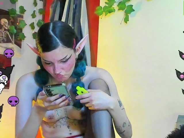 Bluedarkelf888 live cam on BongaCams