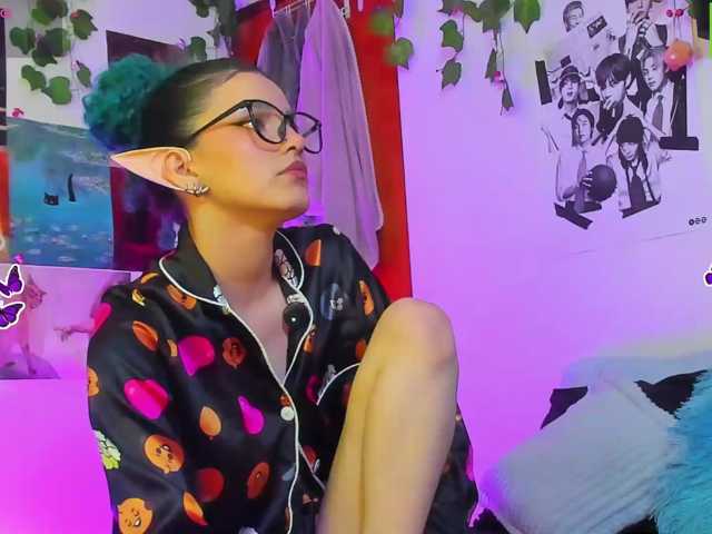 Bluedarkelf888, live now on BongaCams