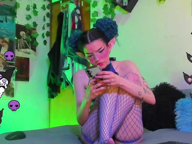 Bluedarkelf888 live cam on BongaCams