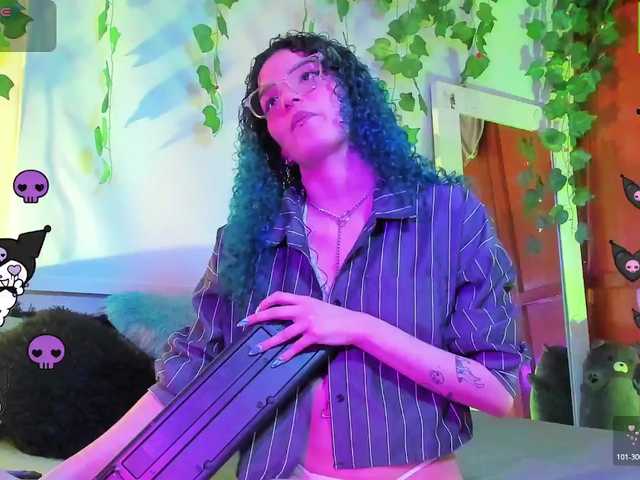 Bluedarkelf888 live cam on BongaCams