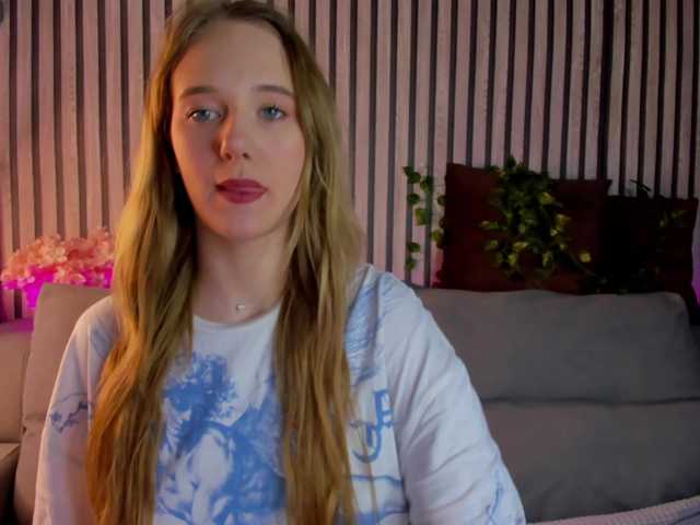 Casey-Sweeet's BongaCams show and profile
