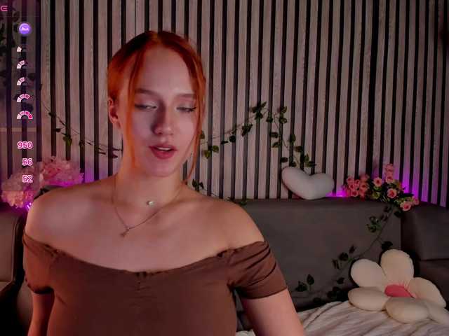 Casey-Sweeet live cam on BongaCams