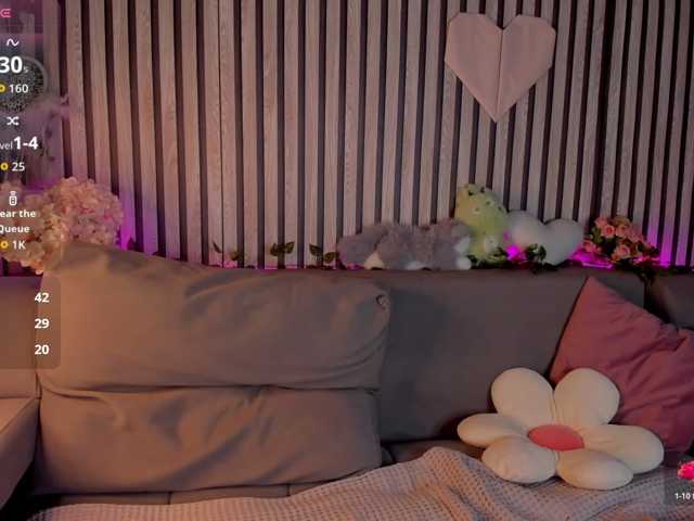 Casey-Sweeet live cam on BongaCams