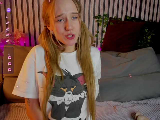 Casey-Sweeet's BongaCams show and profile