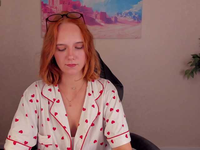 Casey-Sweeet live cam on BongaCams