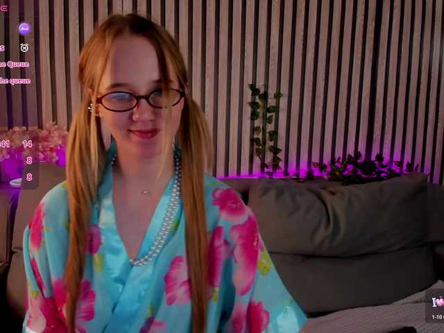 Casey-Sweeet's BongaCams show and profile