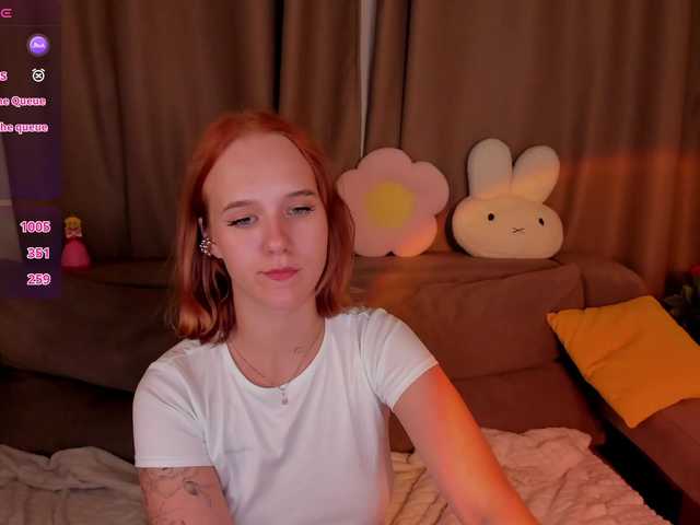 Casey-Sweeet live cam on BongaCams
